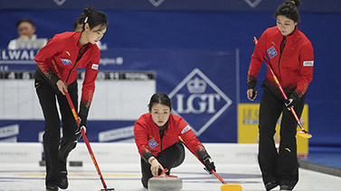 A·史密斯痛批太阳队在火箭队比赛中表现低迷.